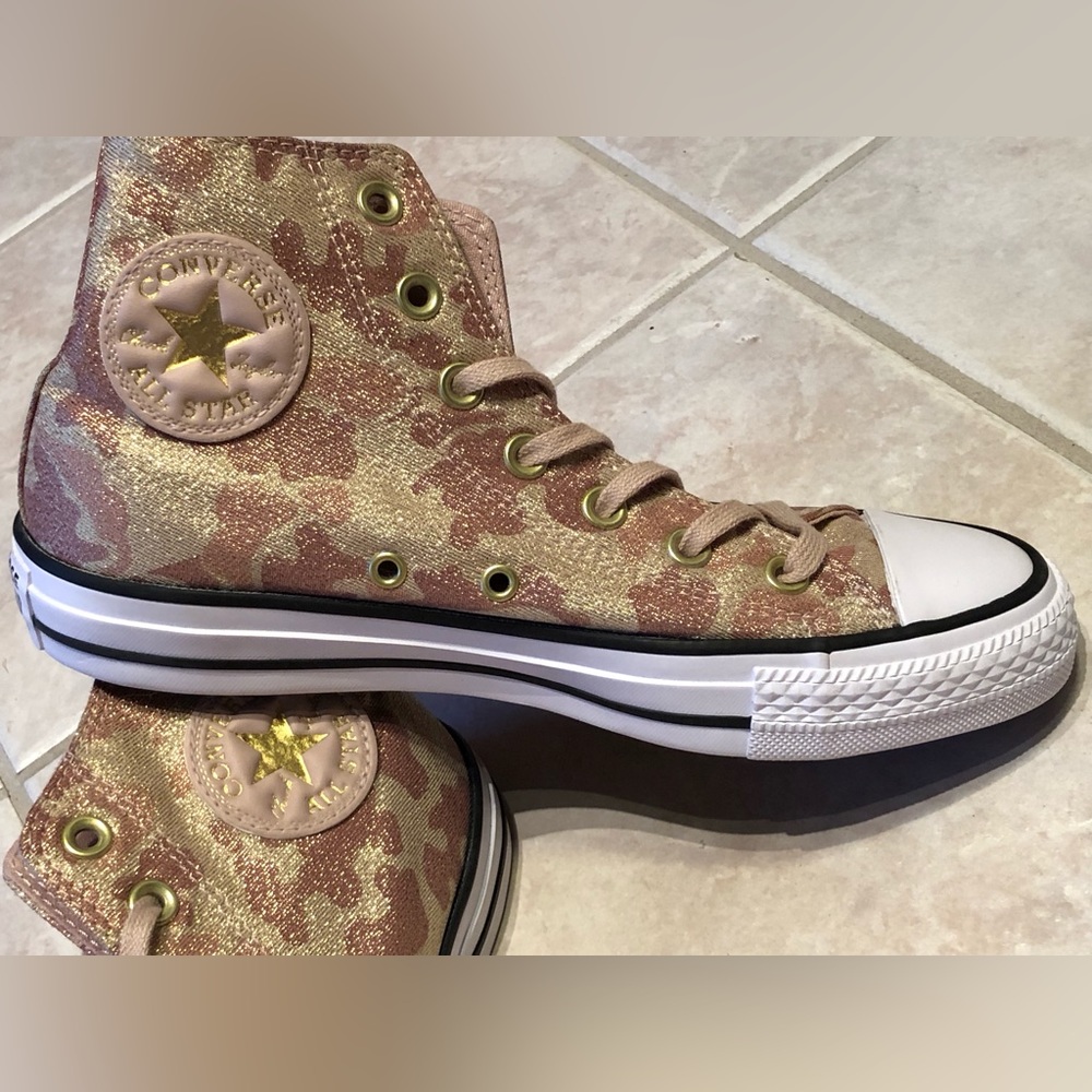 NWOT CONVERSE metallic hi tops sz 7 Gold/rose gold metallic Camo patterned Rare!